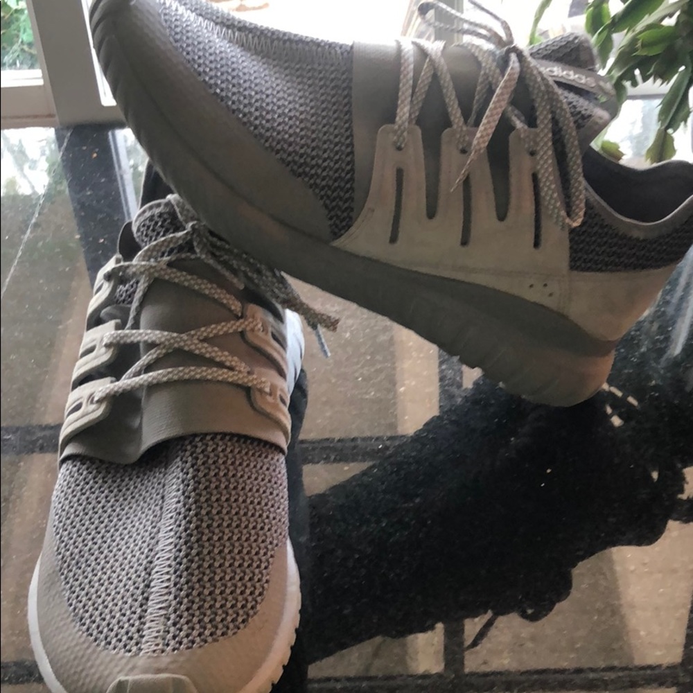 Men’s Adidas mesh running shoes